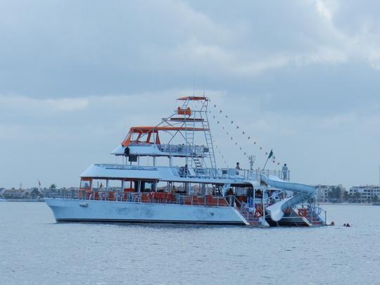 Weddings Boat for 250 people Cancun