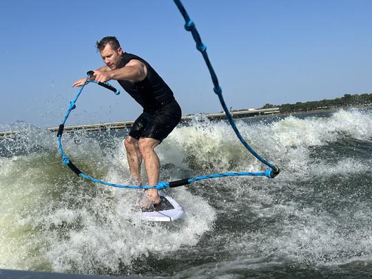 BATEAU DE WAKESURF NEUF - Lake Grapevine