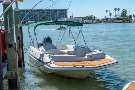 Barco de cubierta de 21 pulgadas/John's Pass/Yamaha de 150 CV/10 pasajeros