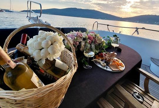 LUXURY YACHTS ISTANBUL SUNSET SPECIAL BOSPHORUS TOUR