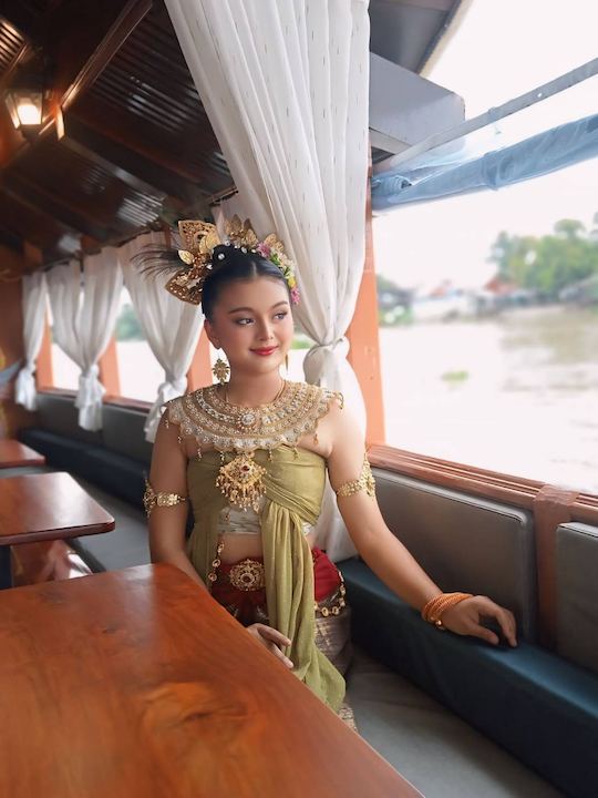 Heritage Sightseeing Boat at Ayutthaya with Thai Dance 