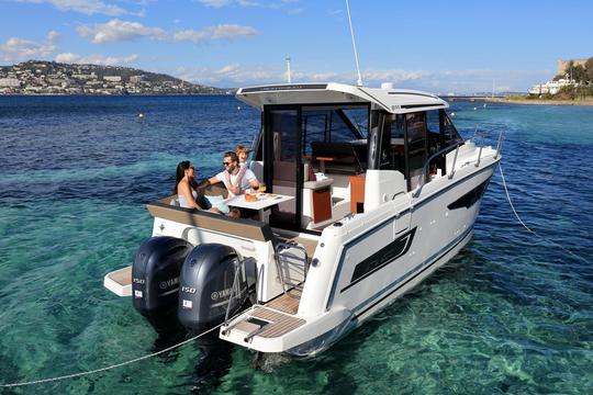 Jeanneau NC 895 Luxury Yacht - Private Key West Boat Charter