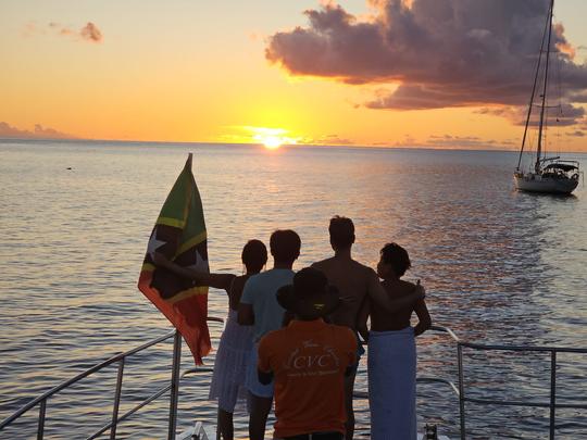 Crucero compartido al atardecer