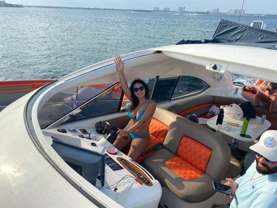 ¡DISFRUTA DE MIAMI EN SUNSEEKER PREDATOR 62 PIES!