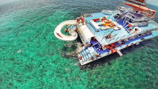 Weddings Boat for 250 people Cancun