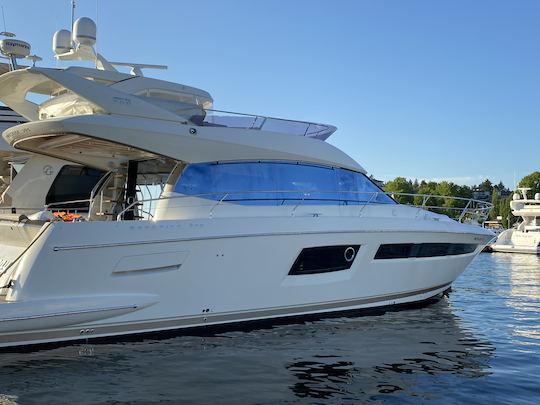 Luxury 50ft Motor Yacht on Lake Washington