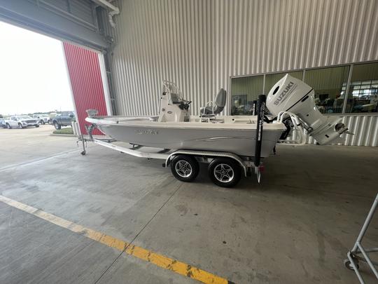 De la pêche en lac à la pêche en baie, ce bateau est fait pour vous et 5 de vos amis