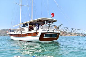 Luxury gulet with a capacity of 10 people in Gocek region(2022 Model)