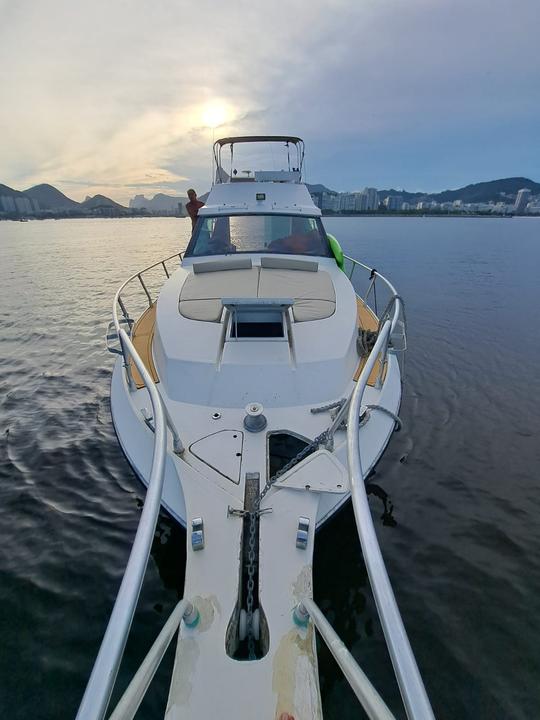 36ft Camarote Oceanic Motor Yacht Rental in Rio de Janeiro, Brazil