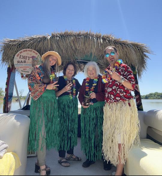 Tiki Boat, votre paradis tropical flottant vous attend pour faire la fête et faire une croisière 