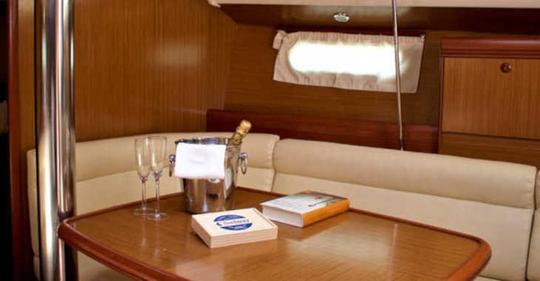 Aluguel de iates em Herceg Novi · Sun Odyssey — 39i (2010) com Skipper