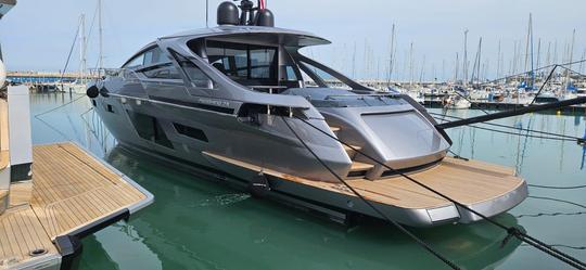 Alquiler de megayates Pershing 7X CIAO Power en Eivissa, Illes Balears