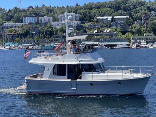 Yacht moderne de 36 pieds avec capitaine, prix tout compris, croisière, fête et événements !