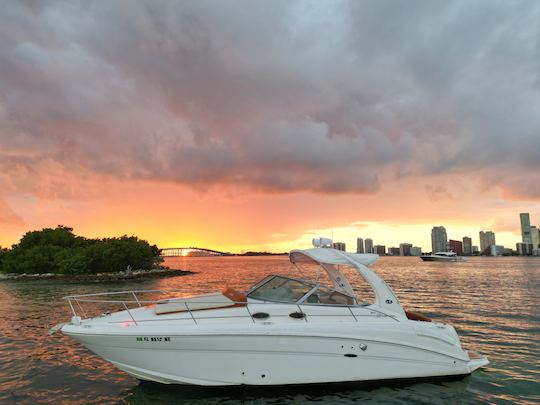 PROFITEZ D'UNE HEURE GRATUITE - LOCATION D'UN YACHT SUNDANCER DE 33 MINUTES À MIAMI