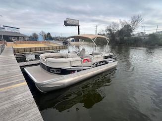 Misty Harbor 22ft Tritoon Rental Lake Conroe! Enjoy a scenic cruise!