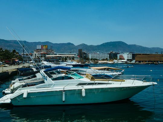 Gorgeous Sea Ray 42ft Motor Yacht