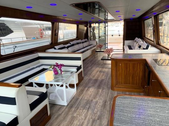 SUPER YACHT 85FT WITH JACUZZI NEW & LUXURY UPTO 70 GUEST DUBAI MARINA