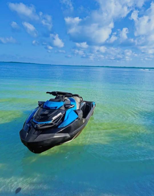 Alquila una moto acuática Wave Runner en Cancún, México