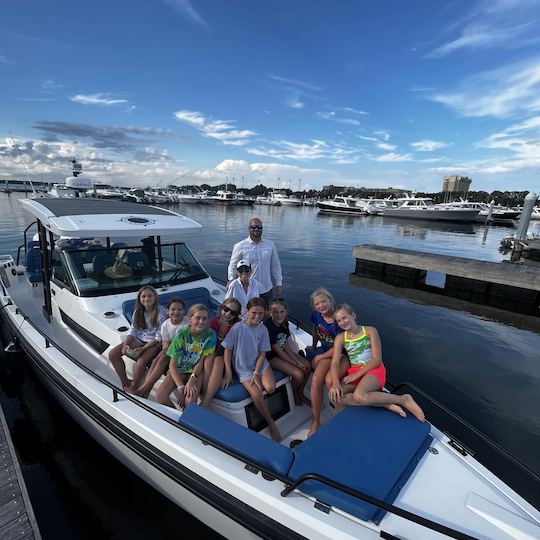 Suntop Axopar de lujo de 37 pies con baño a bordo: hasta 13 huéspedes en Charleston