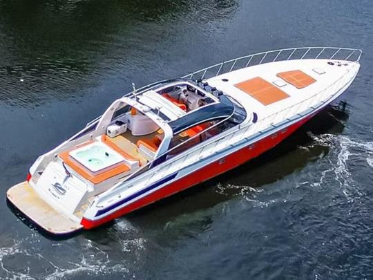 ENJOY MIAMI IN 85' BAIA PANTHER with JACUZZI.