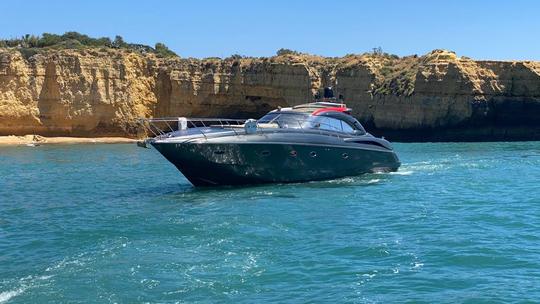 Sunseeker Predator 60 | Marina de Vilamoura | Alquiler de yates con patrón