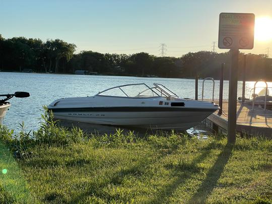 Bayliner Capri Boat Rental in Twin Cities