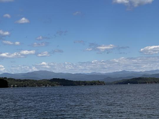 20 ft. Bennington SL Pontoon on Lake Keowee