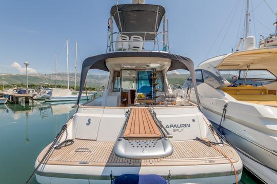 Enjoy a special day on Antares 40 Flybridge