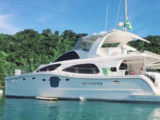 Alquiler de catamarán a motor de 64 pies en Paraty, Brasil