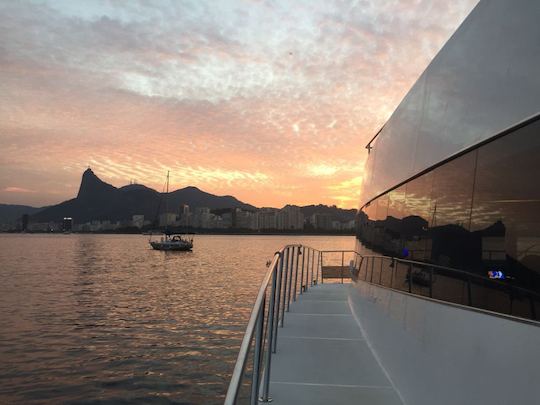 Catamaran premium de 60 pieds pour 60 personnes à Rio de Janeiro