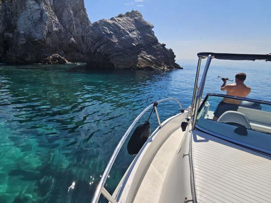 Recorrido por la Ruta de las Maravillas por la costa de Sesimbra con un yate SanRemo de 26 pies