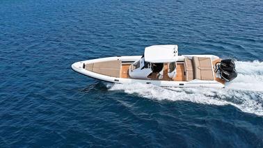 «Mojo» de 12 m de Ribco RIB/2 x 300 CV - Isla Sifnos