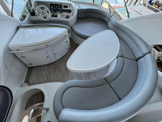 Beautiful Azimut 55 flybridge 