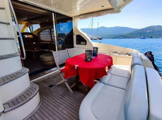 Desfrute de Bodrum com um iate a motor Captained Azimut 46 