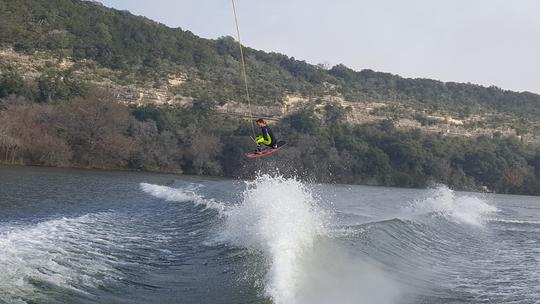 Passez un moment inoubliable sur le lac en famille à bord du Mastercraft X-Star haut de gamme 