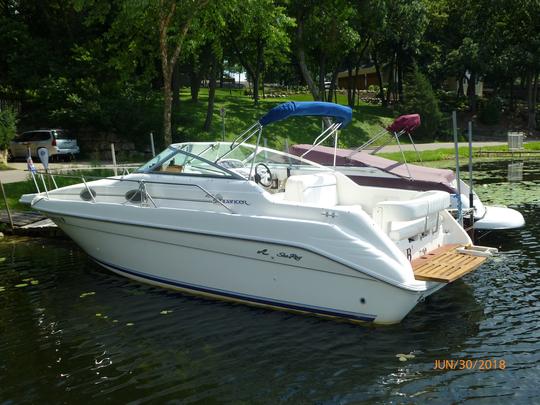 25' Sea Ray Sundancer in Wayzata, MN.