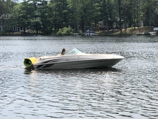 SeaRay SunDeck de 21 pies para el lago Pewaukee. Otros lagos a pedido.