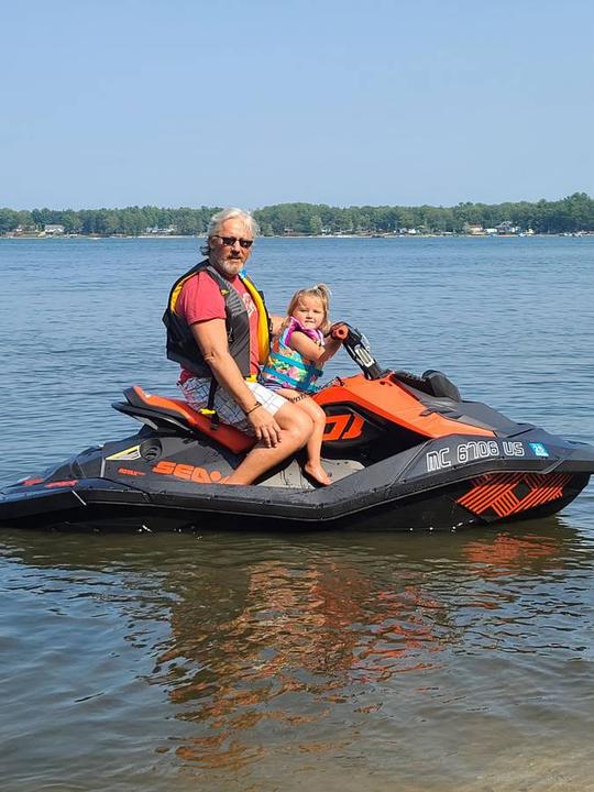 Par de motos acuáticas Sea-Doo Spark/Trixx en alquiler en Loveland, Colorado