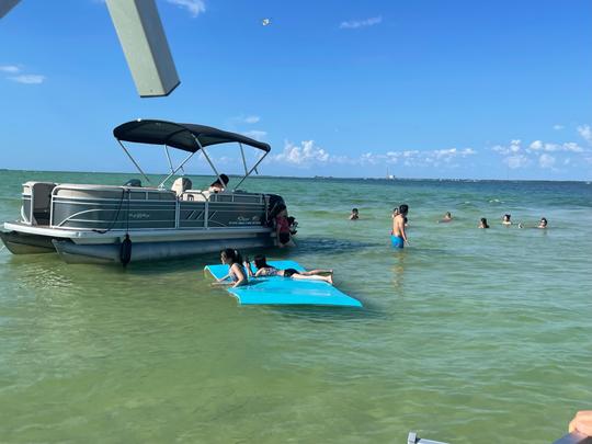 PONTÃO DE 20 PÉS EM ÁGUAS CLARAS PARA PASSEIOS PELAS ILHAS, OBSERVAÇÃO DE GOLFINHOS E CRUZEIROS EM FAMÍLIA