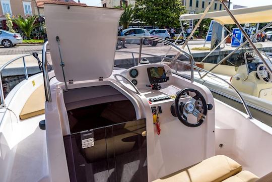 Motorboat 6,5m cabin+sundeck & suncover