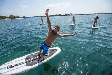 Stand up paddle boarding em Port City, Sri Lanka