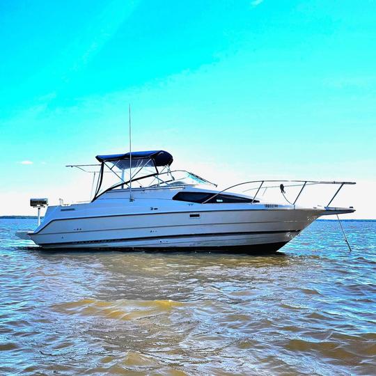 30 ft Bayliner ciera - Yacht Rental for 8 People in Montreal, Canada