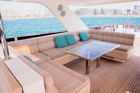 EXPERIENCE DUBAI ON OUR 98FT HORIZON YACHT WITH JACUZZI