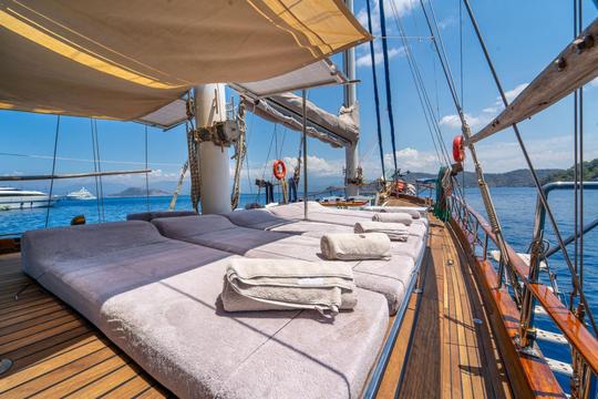 Increíble crucero azul en una goleta tradicional por el mar Egeo por los alrededores de Fethiye