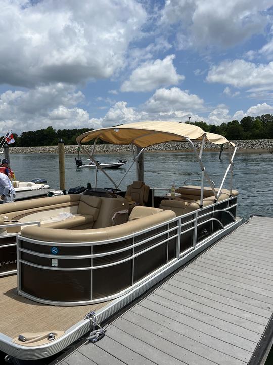 Lake Norman 21XL Bennington Pontoon for Rent