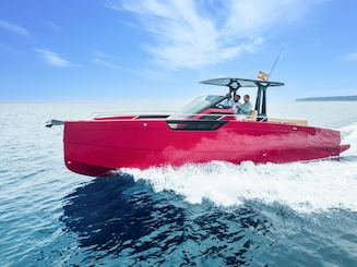 Alquiler de barco Red Thunder en Santa Eulalia