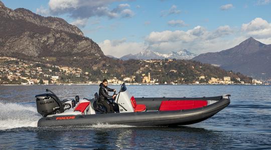 Barco sin tripulación FOCCHI 730 con 300 CV | Modelo 2022 | Cannigione Sardinia