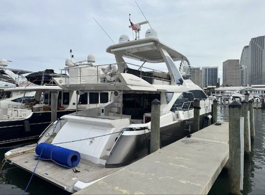 70 Azimut FlyBridge Yacht for luxury cruise in Miami!