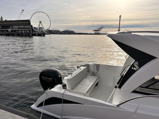 24' Beneteau sport Cabin Cruiser Lake Washington or Puget Sound