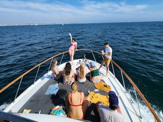 Huge Bow Cushion! Bar Deck, Stabilizers - 50ft Motor Yacht in Marina del Rey